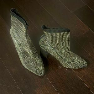 NWT Wild Pair sparkle stretchy slip on booties